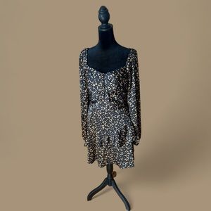 Vici Dresses/Vici Collective Concepts. NWT. Floral Mini. Tiered. Size Medium